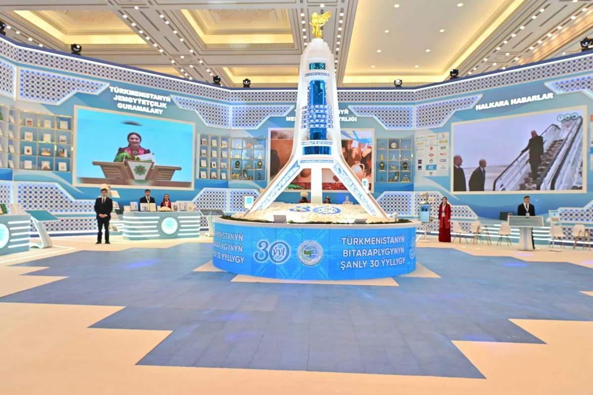 top slider first image