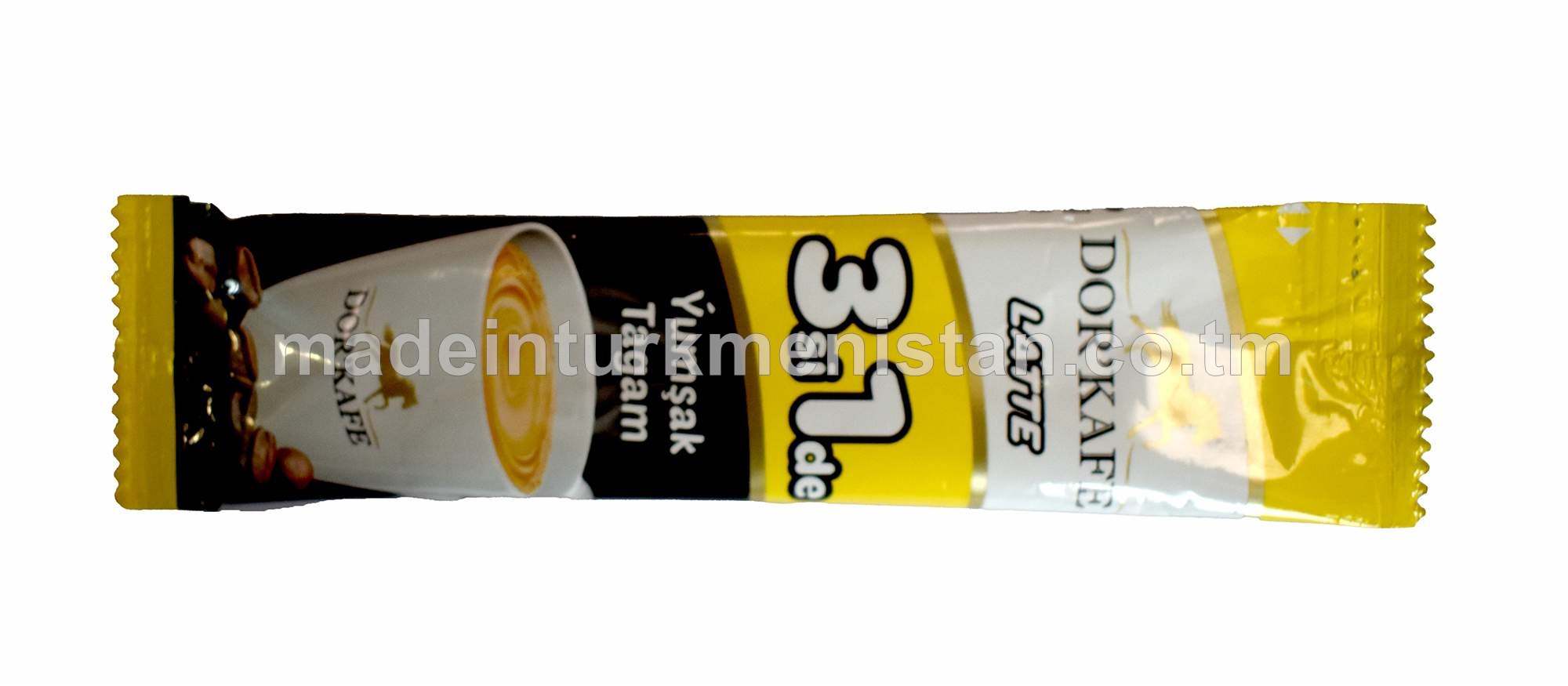 Latte tiz ereýän kofe içgisi 3-si 1-de 