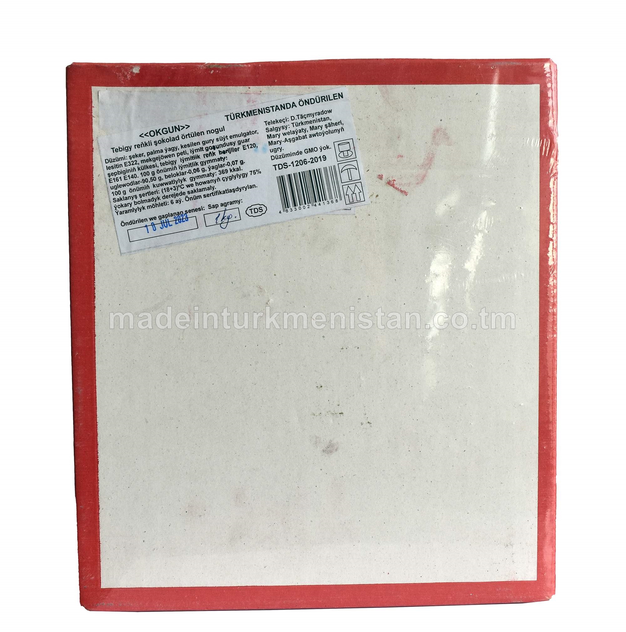 Tebigy reňkli şokolad örtülen nogul