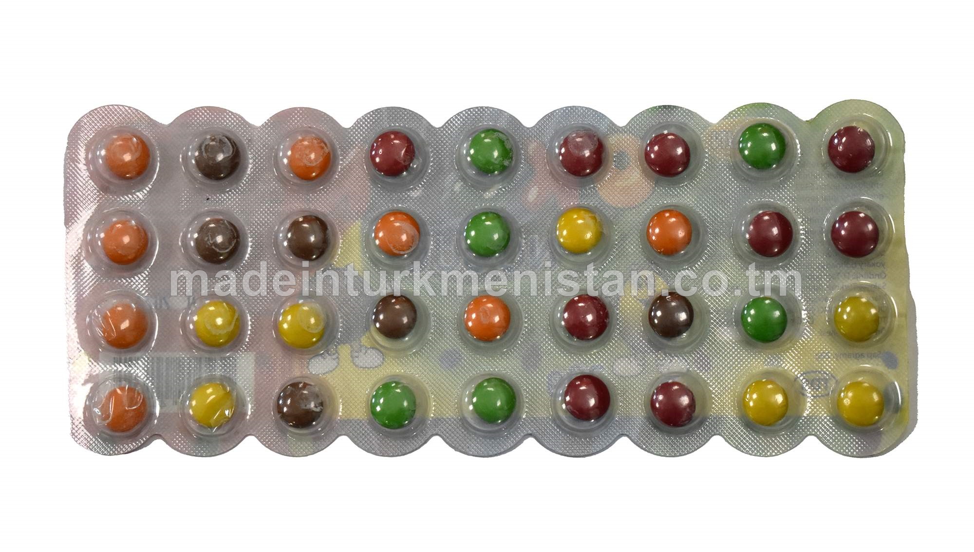 Tebigy reňkli şokolad örtülen nogul